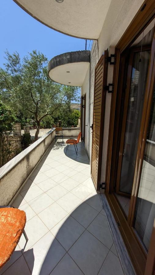 Hasani Apartments ซารานเดอ ภายนอก รูปภาพ